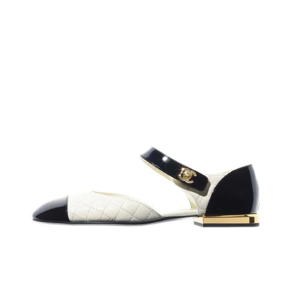 Chanel Interlocking CC Logo Leather Flats